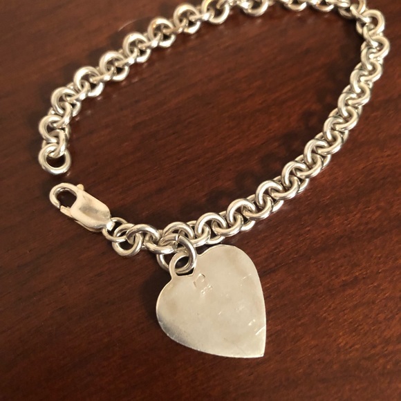 Sterling silver heart charm bracelet - Picture 5 of 9